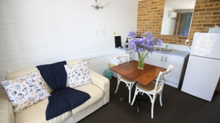 Deluxe 1 BDRM FAMILY