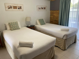 ROOM 4